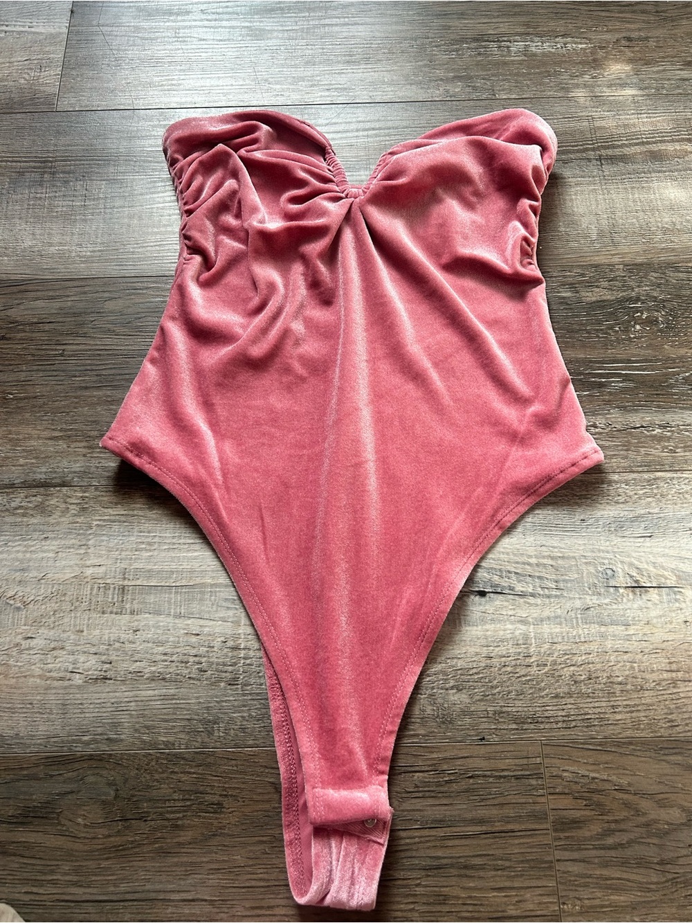 Wild Fable Strapless Velvet Bodysuit in Dusty Rose